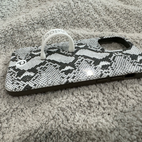 Loopy case - Picture 2 of 2